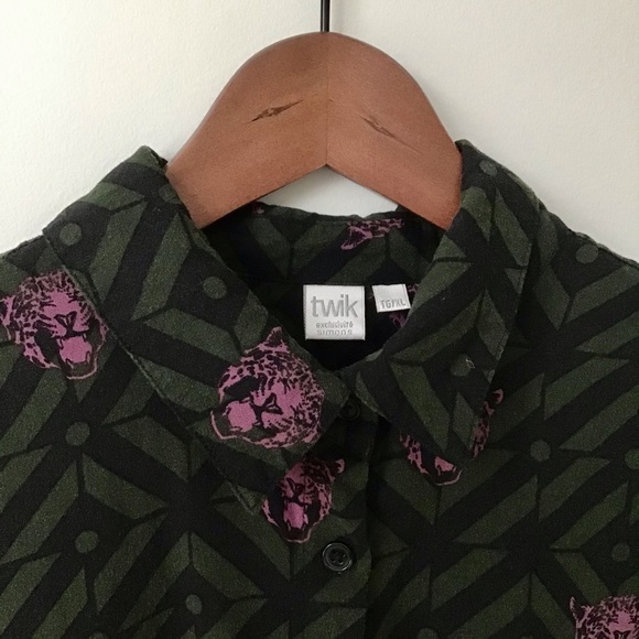 Printed Button-Down Shirt - Picture 3 of 3